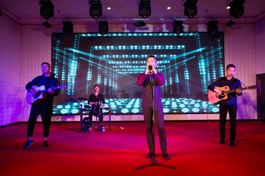 久久久亚洲精品一区二区三区