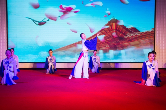 久久久亚洲精品一区二区三区